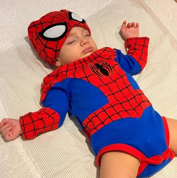 Salvador, el hijo de Melina disfrazado de Spider-Man