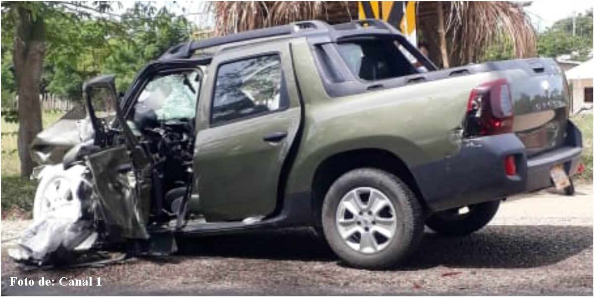 Foto del carro del papá de Claudia Bahamón después del accidente