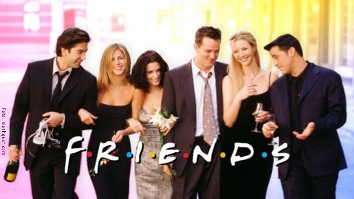 Fotografía de los protagonistas de Friends con logo de la serie.